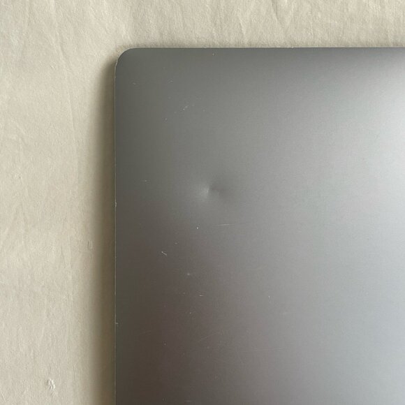2017 MacBook Pro 13” - 2.3 GHz Core i5 - Picture 5 of 8